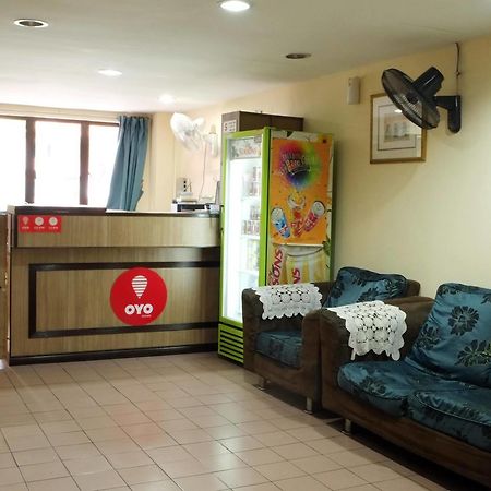 Hotel Surya Palace Куала Лумпур Екстериор снимка