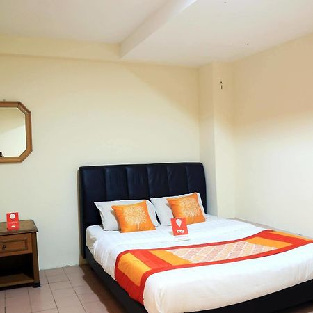 Hotel Surya Palace Куала Лумпур Екстериор снимка