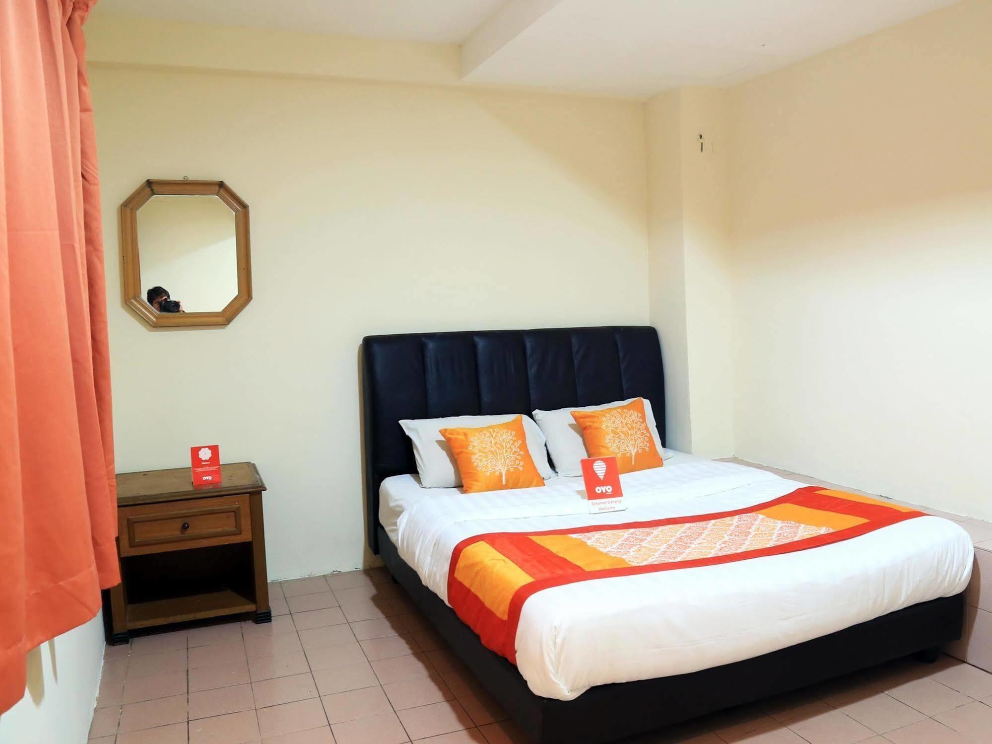 Hotel Surya Palace Куала Лумпур Екстериор снимка