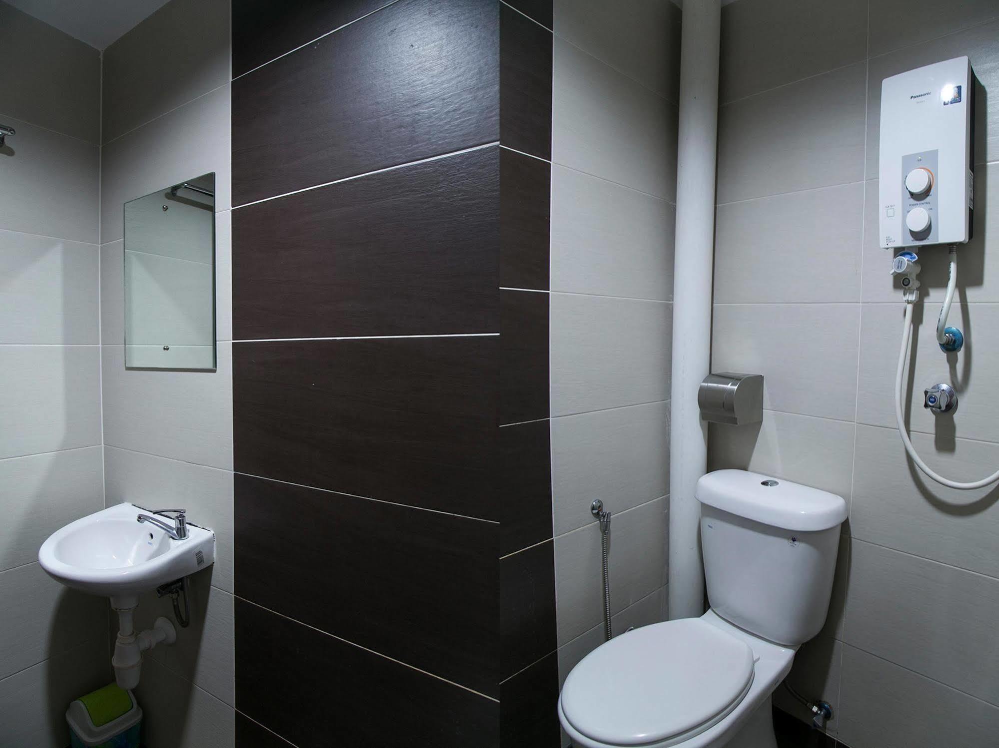 Hotel Surya Palace Куала Лумпур Екстериор снимка