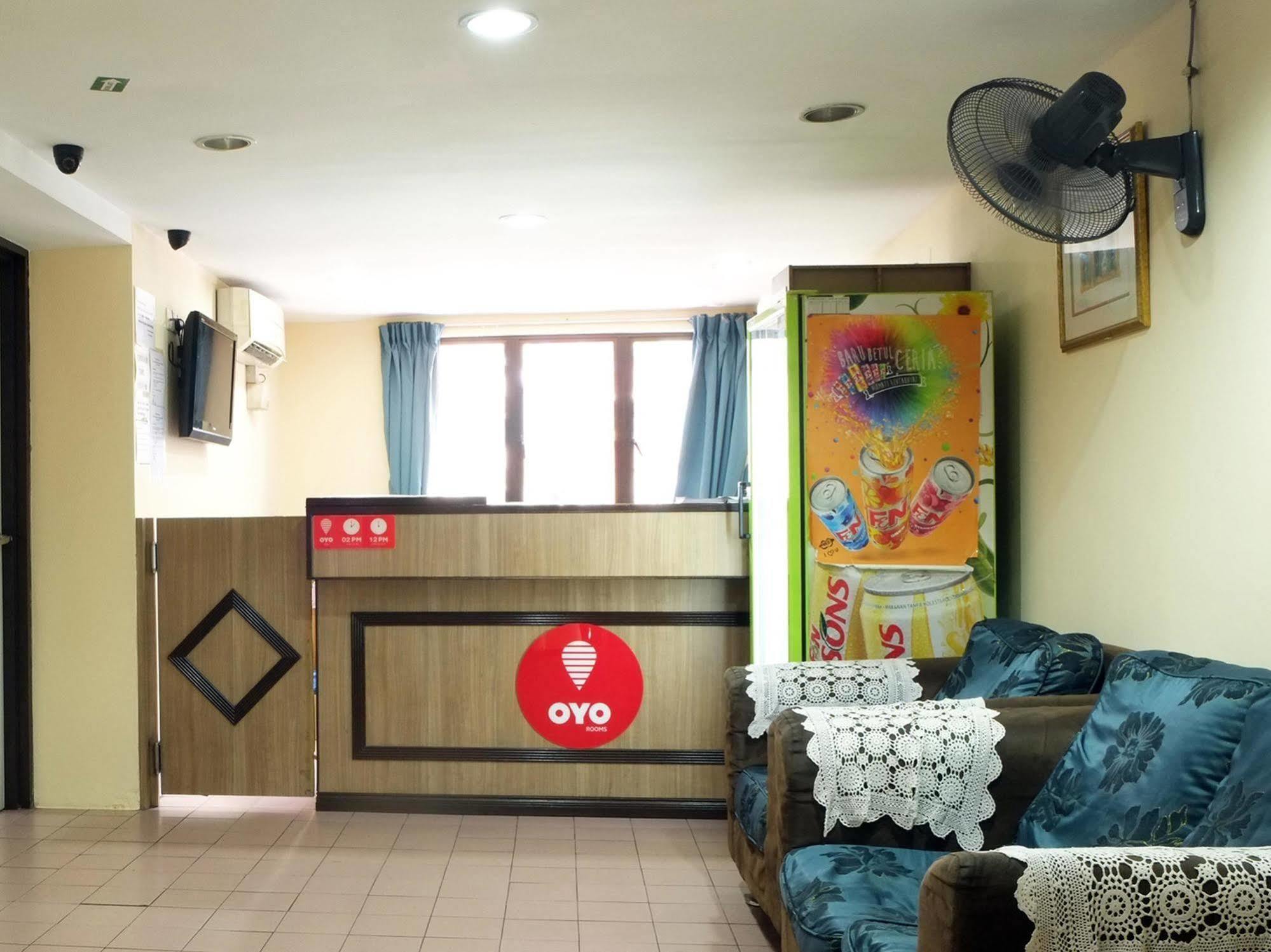 Hotel Surya Palace Куала Лумпур Екстериор снимка