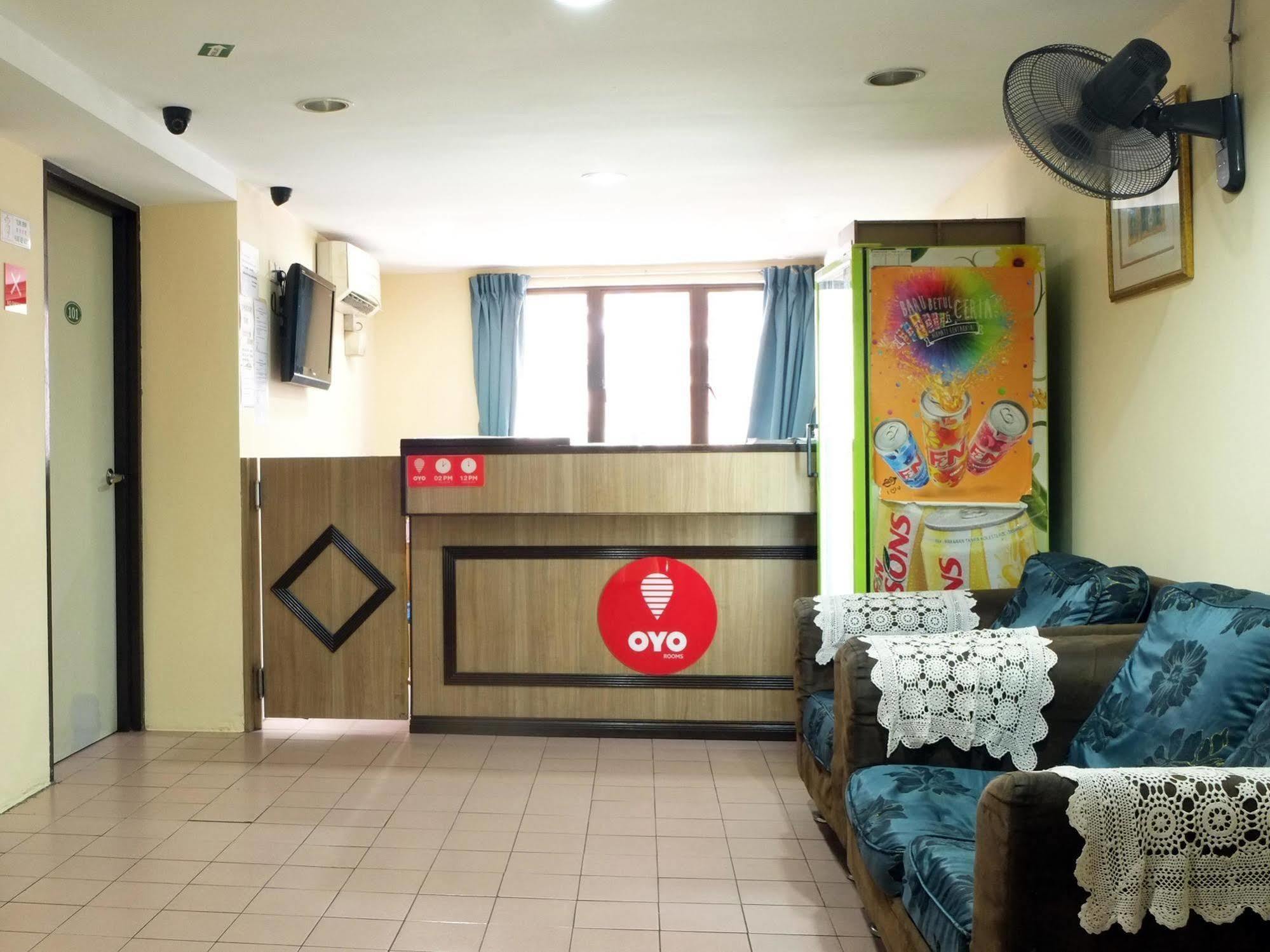 Hotel Surya Palace Куала Лумпур Екстериор снимка