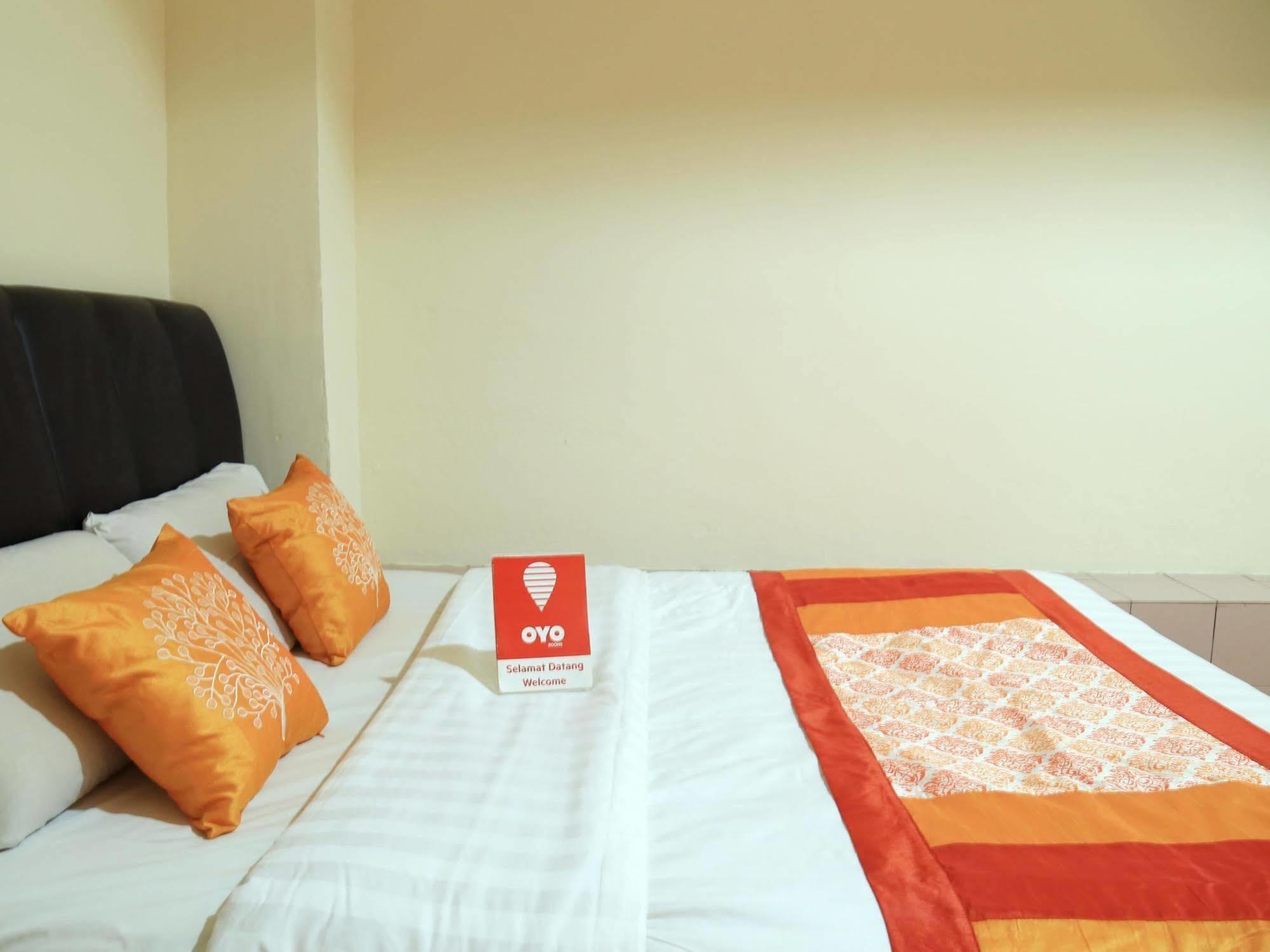 Hotel Surya Palace Куала Лумпур Екстериор снимка