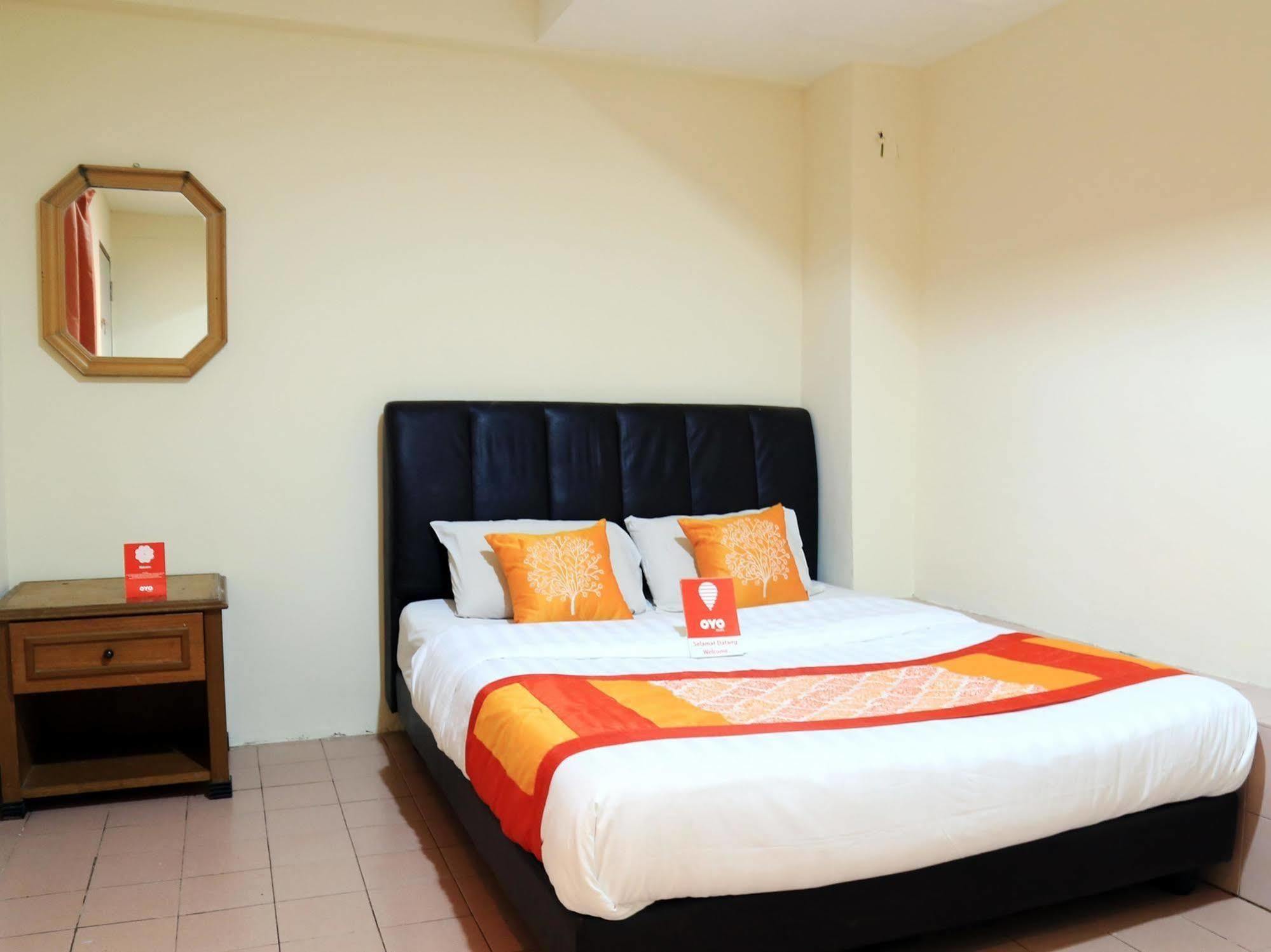 Hotel Surya Palace Куала Лумпур Екстериор снимка