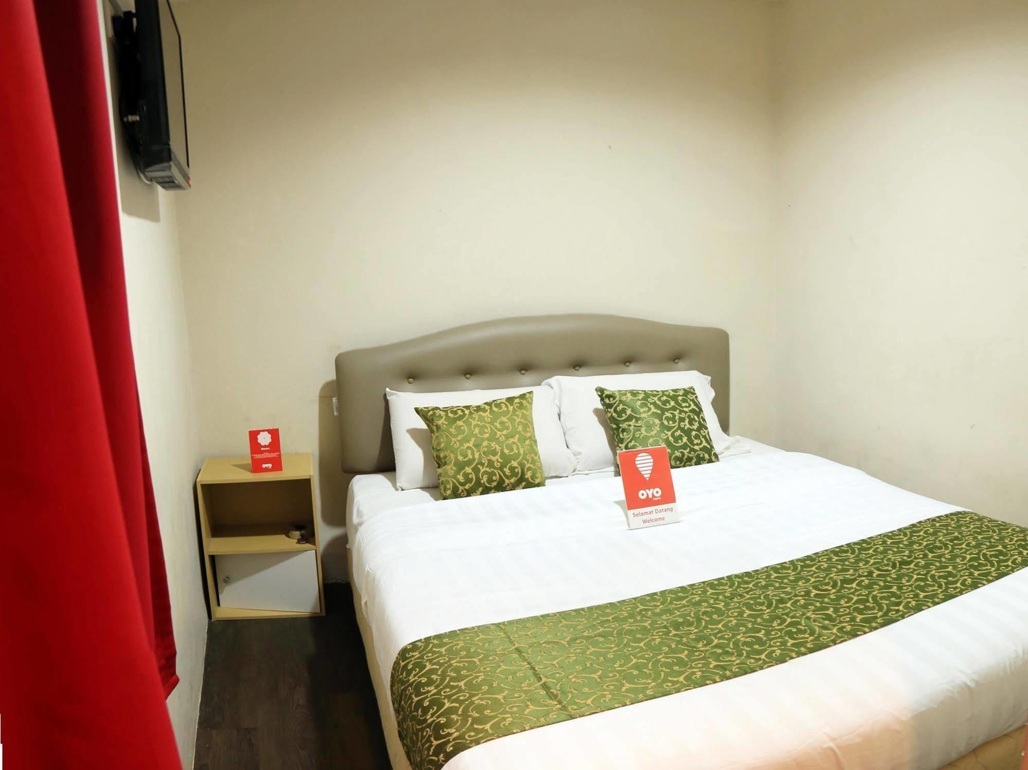 Hotel Surya Palace Куала Лумпур Екстериор снимка
