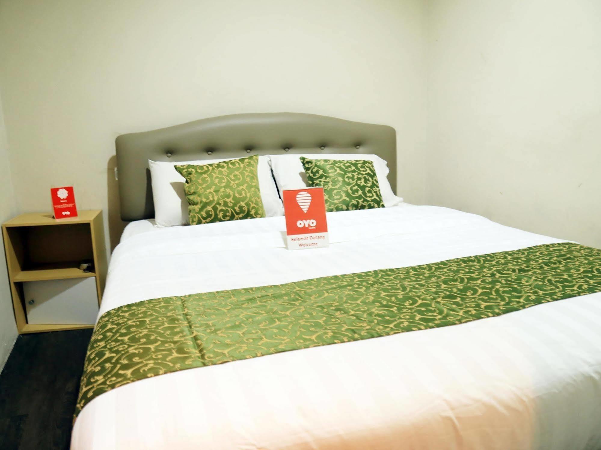 Hotel Surya Palace Куала Лумпур Екстериор снимка