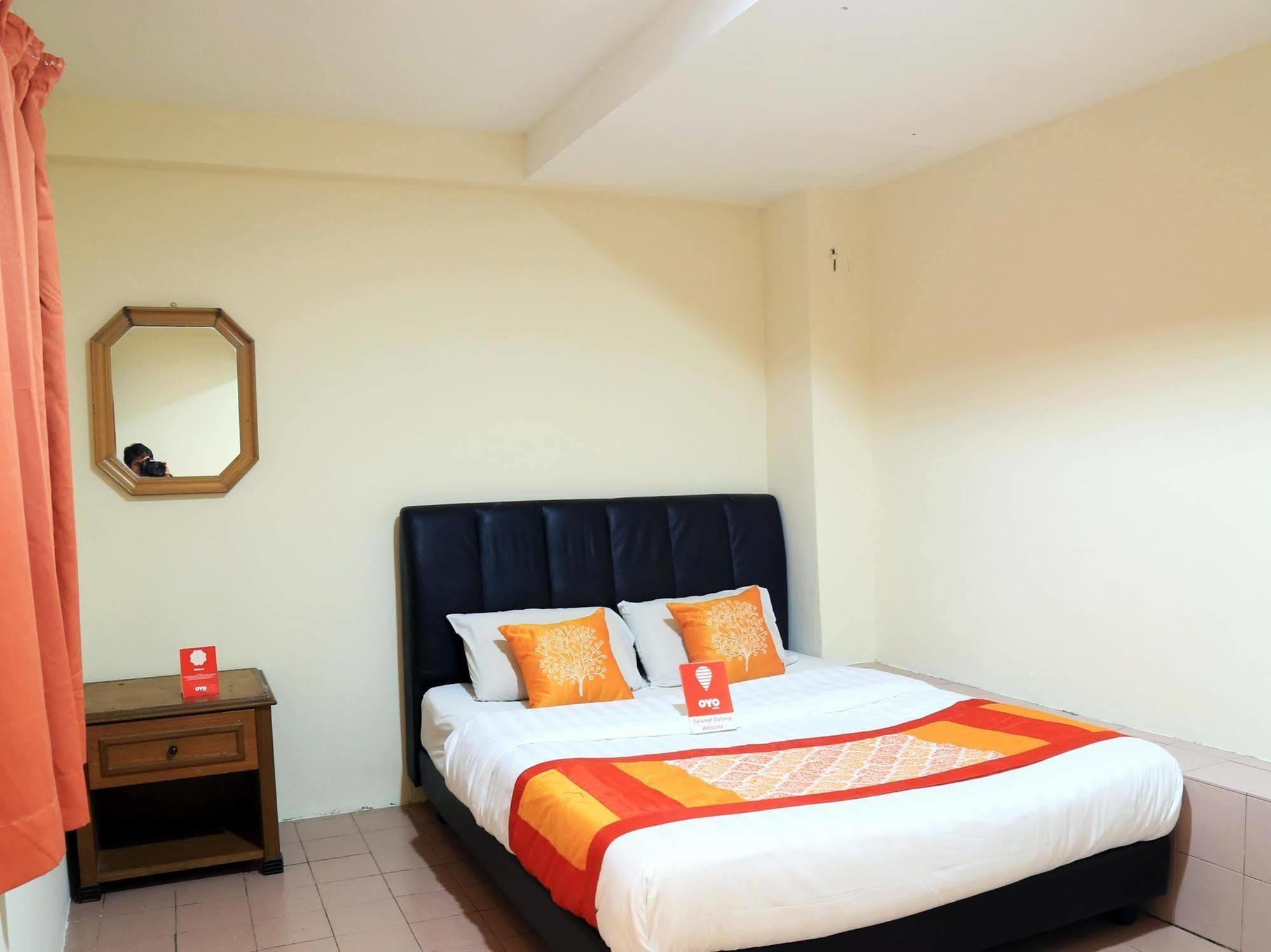 Hotel Surya Palace Куала Лумпур Екстериор снимка
